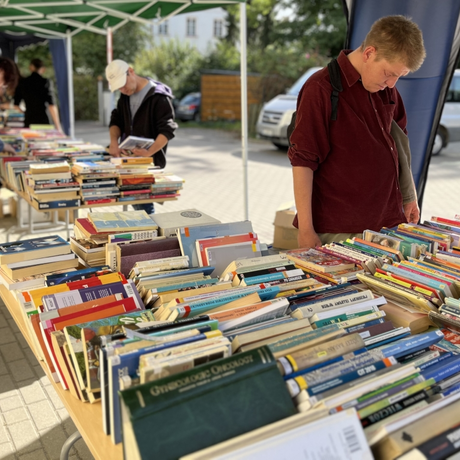 Kiermasz Wyczytanych Książek [3.10.2023] - fot 3
